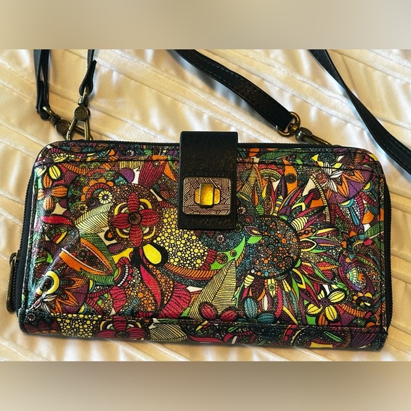 SAKROOTS Crossbody Wristlet Wallet. Medium Brown Handles. Pre-owned EUC - Picture 2 of 12